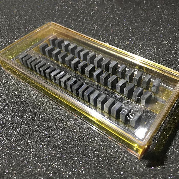 Cr⁴+:YAG Laser Crystal Chromium Doped Yttrium AIuminum Garnet بلورات قابلة للتخصيص